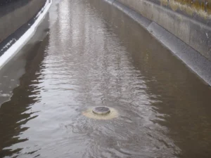 UD アンダードレイナー